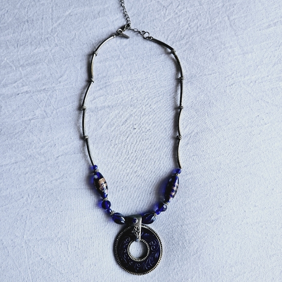 VINTAGE AZUL GLASS PENDANT NECKLACE - Picture 5 of 15